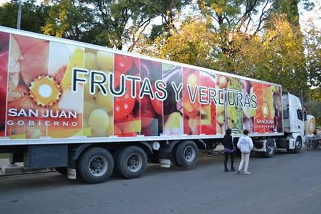 Resultado de imagen para foto del camion de frutas y verduras en san juan